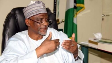 Breaking News: Buhari's Minister walks out of a meeting with Nigerian students that has come to a stalemate.